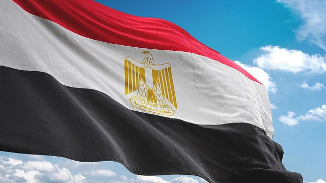 Expert notes that Egypt’s cooperation with BRICS countries to expand the use of national currencies in mutual settlements