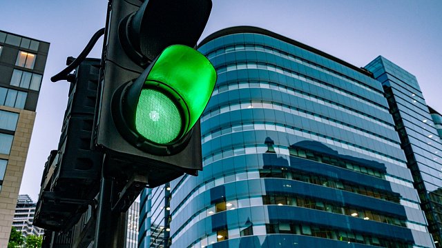 Dubai upgrades traffic signal control system…