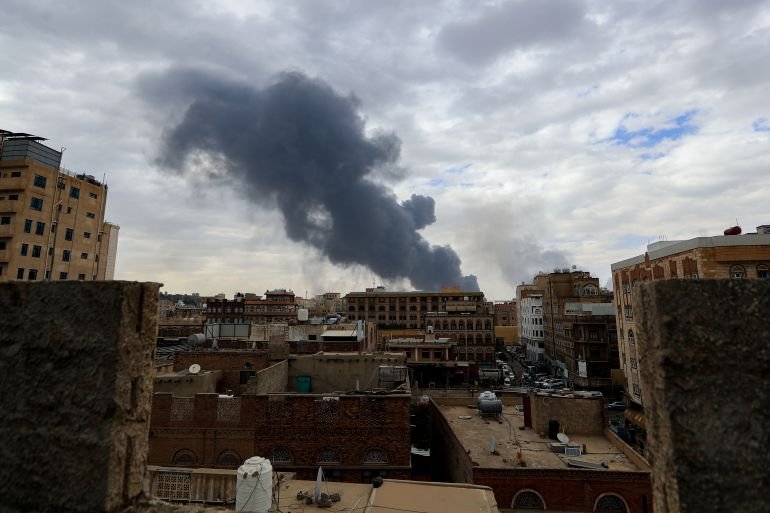 Israel attacks Yemen’s Hodeidah, striking port…
