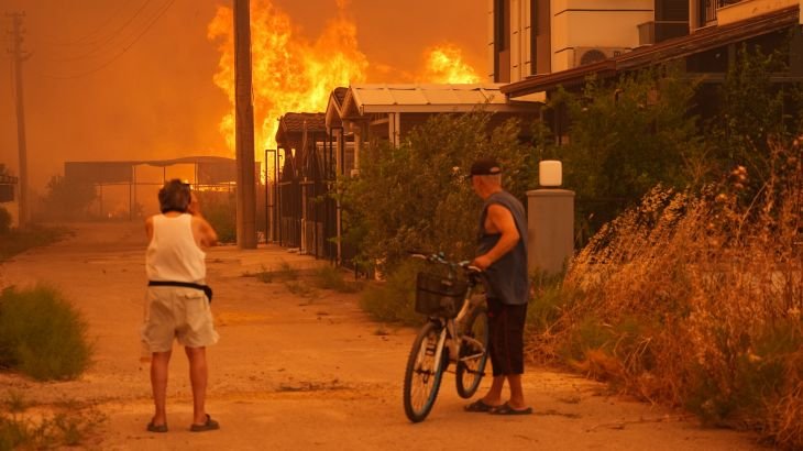 Turkiye battles wildfires in Izmir for second day, evacuates areas