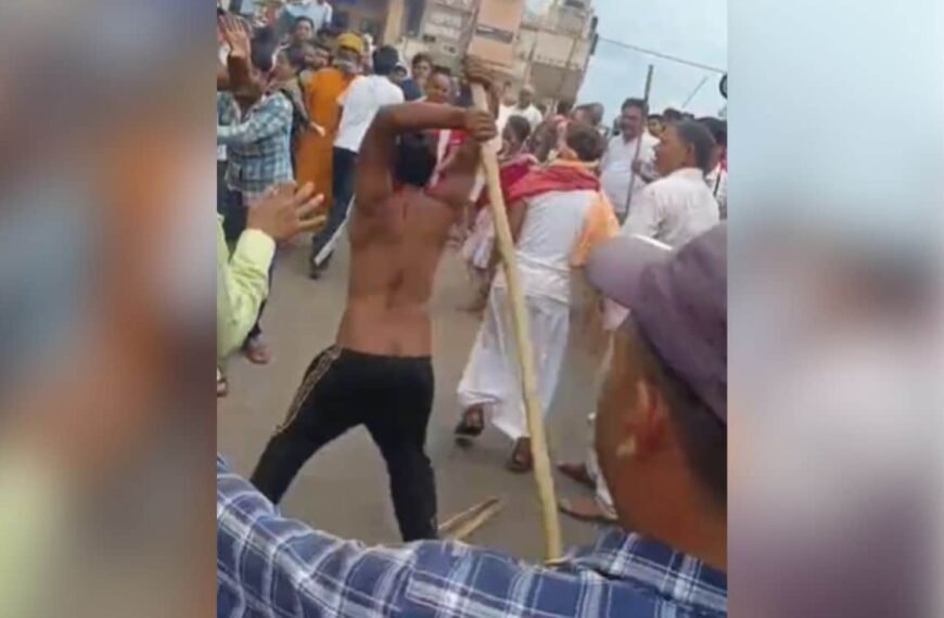 Sticks, Spatulas Fly As Shopkeepers, Tourists Beat Each Other Bloody In Haridwar