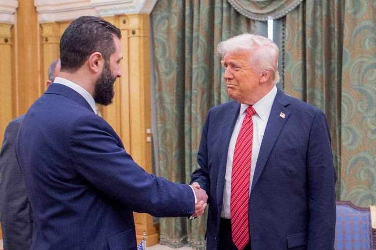 Trump formally orders lifting of Syria sanctions