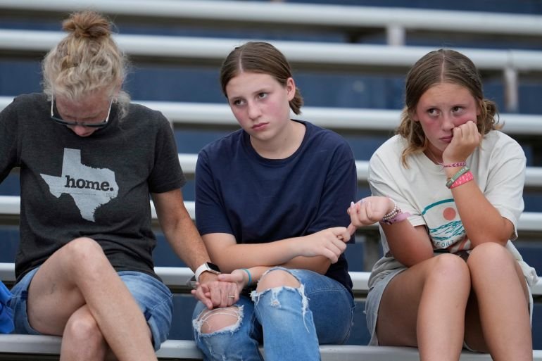 Texas mourns flood victims at vigil…