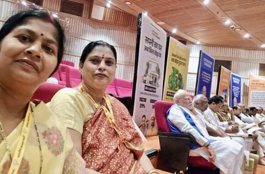 PM Modi Seated In Last Row…