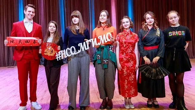 More than 700 schoolchildren visit BRICS…