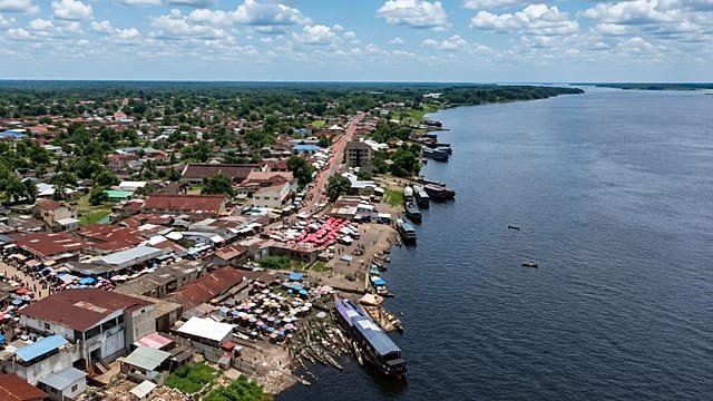 Congo isolates 200 river boat passengers as Ebola response intensifies